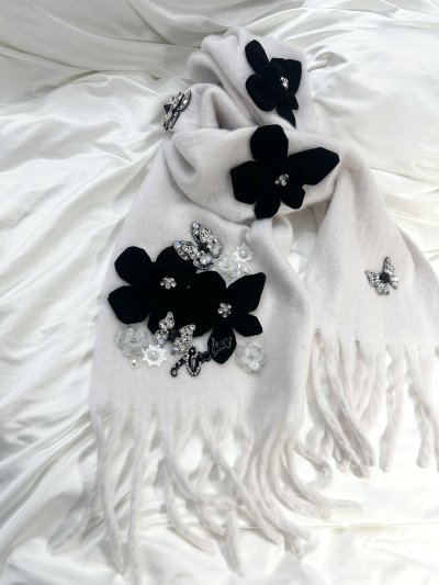 画像1: PANDAflourbutterflyマフラーwhite *12月上旬入荷ご予約*